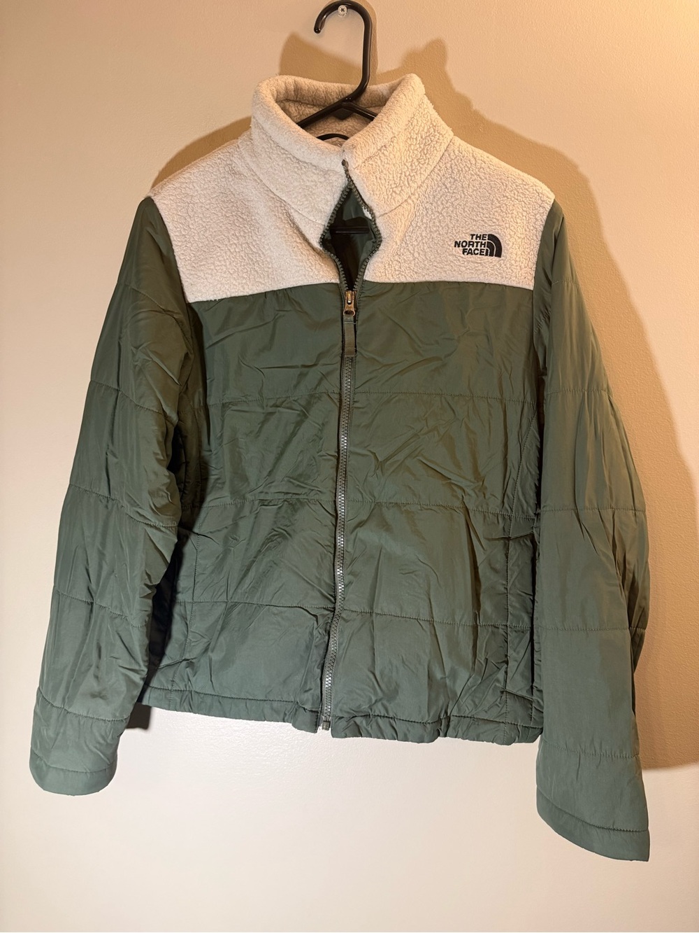 The North Face Women’s Olive Green/Beige Puffer Fleece Jacket Large
